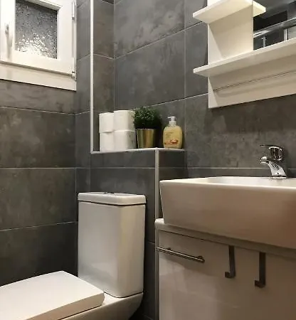 Central Flat ,mitropoleos St. Thessaloniki