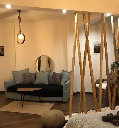 Central Flat ,mitropoleos St. Thessaloniki